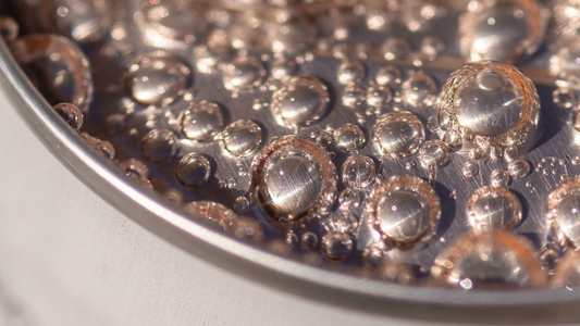 How Organic Sparkling Water Can Help You Avoid Sugary Drinks